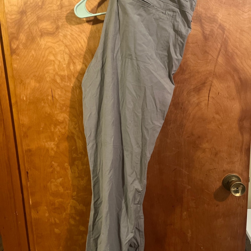 Ascend Men's Light Gray Chinos